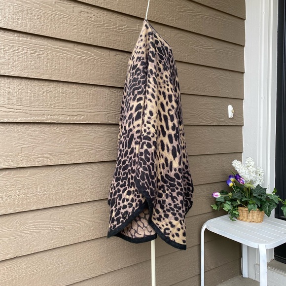Leopard Print Wrap Poncho Cape one size - Picture 4 of 12